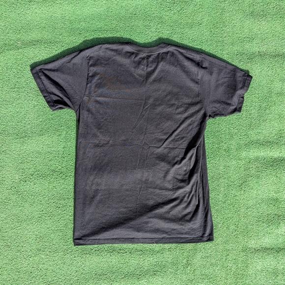 Las Vegas Raiders Football Black & Silver Logo NFL Fan Graphic Adult M Shirt New - Picture 4 of 4